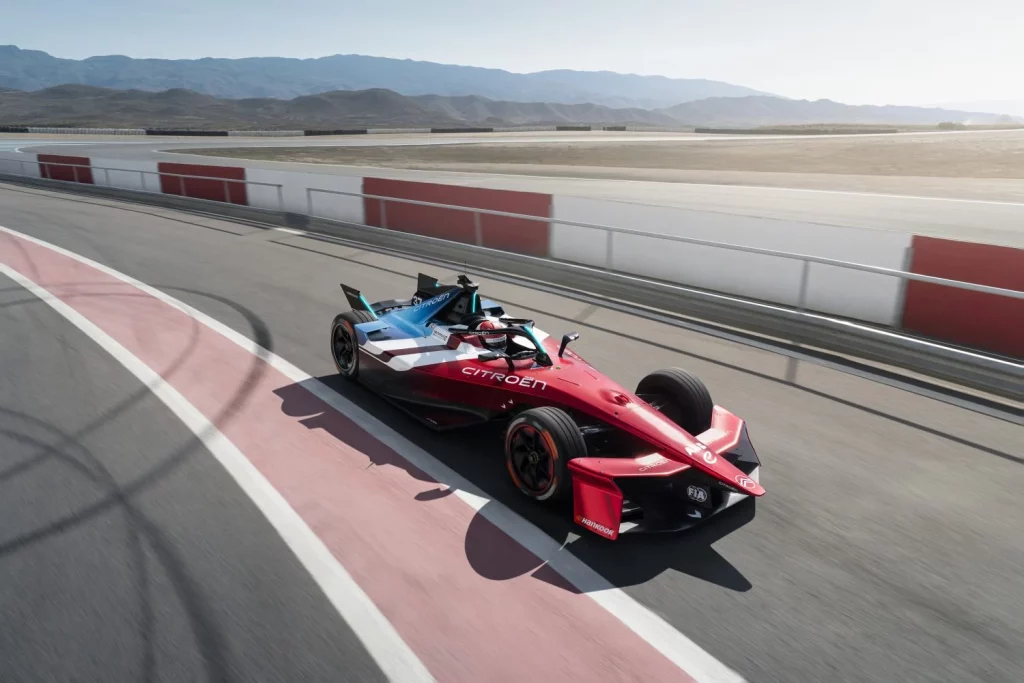 Citroën muestra sus armas para luchar en el campeonato ABB FIA de Fórmula E 1 Motor16 2025 Citroën Fórmula E. Imagen exterior.
