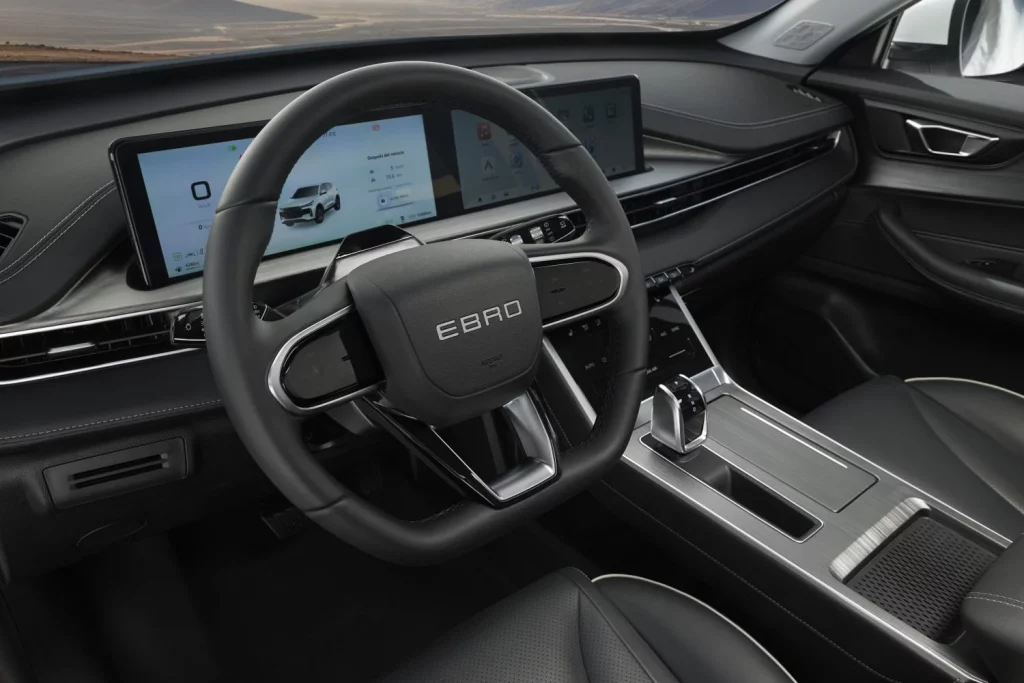 2025 EBRO s400 HEV. Imagen salpicadero.