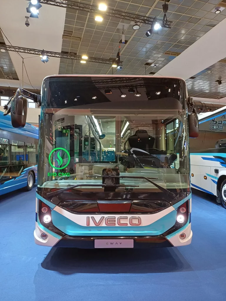 IVECO G-WAY: El bus más eficiente de la marca se ha presentado en Busworld 5 Motor16 2025 iveco g way busworld 4 Motor16