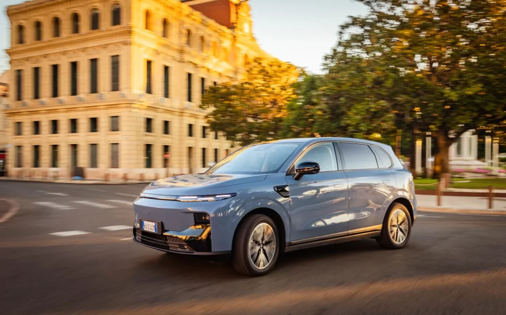 Leapmotor B10: conducimos un SUV eléctrico en el que el precio no lo es todo 23 Motor16 2025 leapmotor b10 al volante 35 Motor16