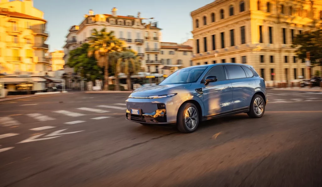 Leapmotor B10: conducimos un SUV eléctrico en el que el precio no lo es todo 24 Motor16 2025 leapmotor b10 al volante 36 Motor16