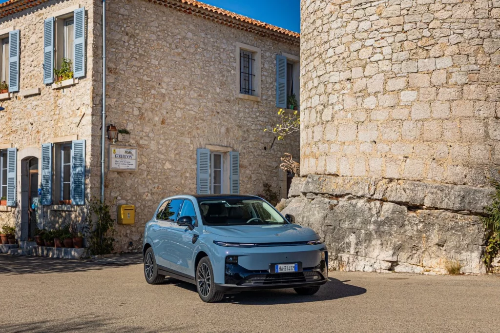 Leapmotor B10: conducimos un SUV eléctrico en el que el precio no lo es todo 13 Motor16 2025 leapmotor b10 al volante 42 Motor16