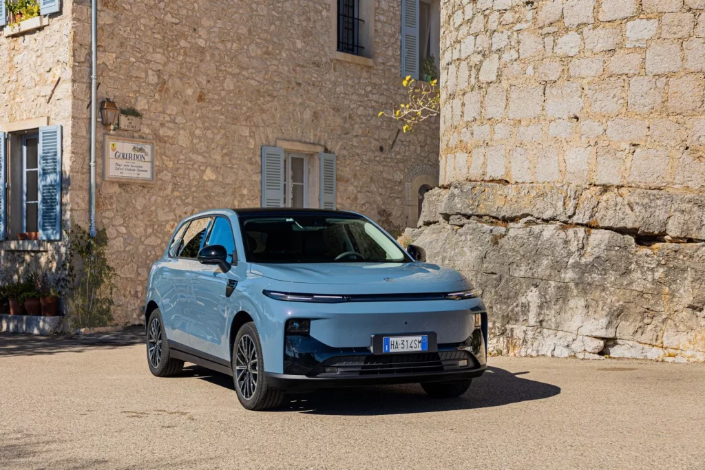 Leapmotor B10: conducimos un SUV eléctrico en el que el precio no lo es todo 11 Motor16 2025 leapmotor b10 al volante 46 Motor16