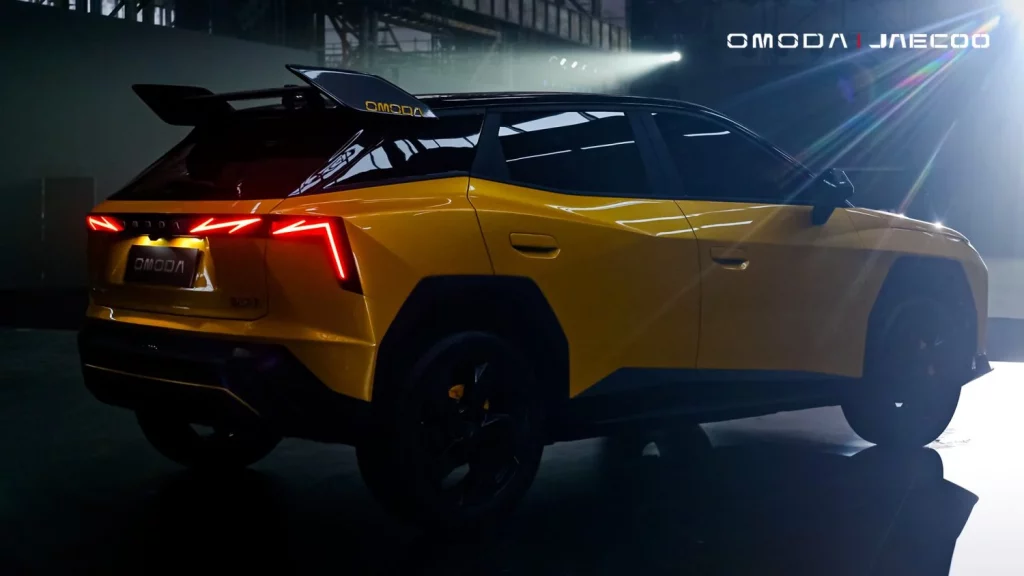 OMODA 4 Ultra: El SUV híbrido de altas prestaciones que te atraerá por su precio 2 Motor16 2025 OMODA 4 Ultra. Imagen trasera.