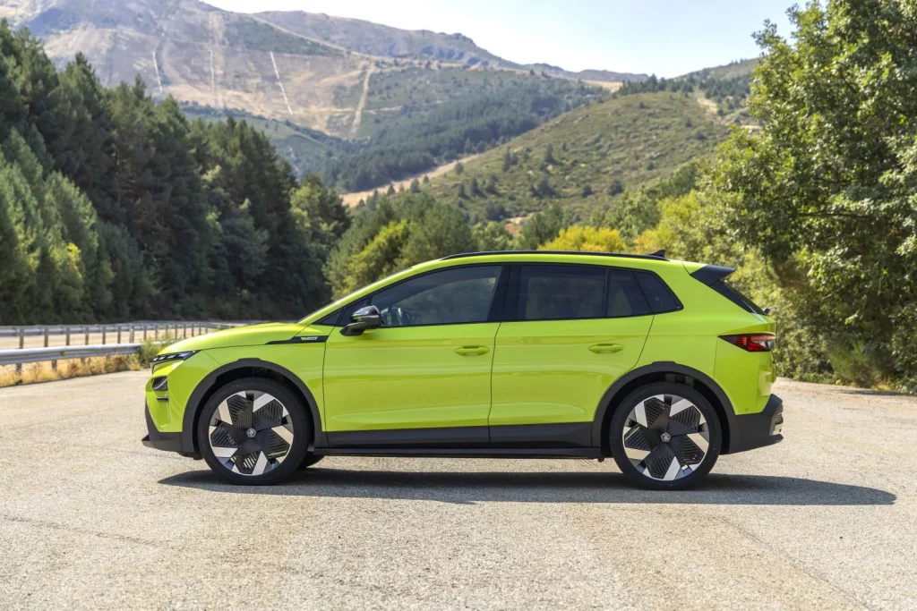 Gama ‘0 emisiones’ de Skoda: La excusa perfecta para celebrar 130 años de historia 12 Motor16 2025 skoda elroq rs 5 Motor16