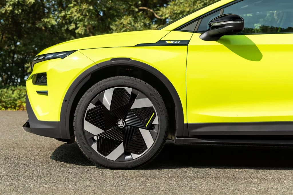Gama ‘0 emisiones’ de Skoda: La excusa perfecta para celebrar 130 años de historia 18 Motor16 2025 skoda elroq rs 7 Motor16