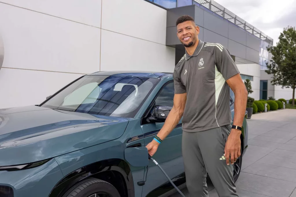 2025 BMW REAL MADRID BALONCESTO52 Motor16