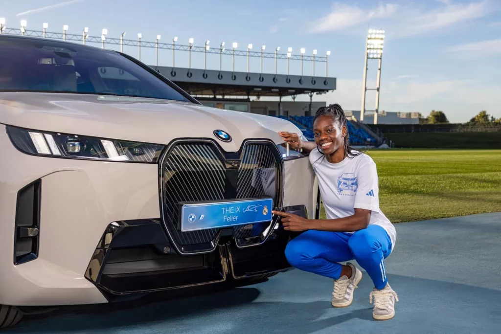 La plantilla del Real Madrid femenino ya conduce sus nuevos BMW: todas las fotos de las jugadoras con sus coches 34 Motor16 2025 BMW REAL MADRID FEMENINO31 Motor16
