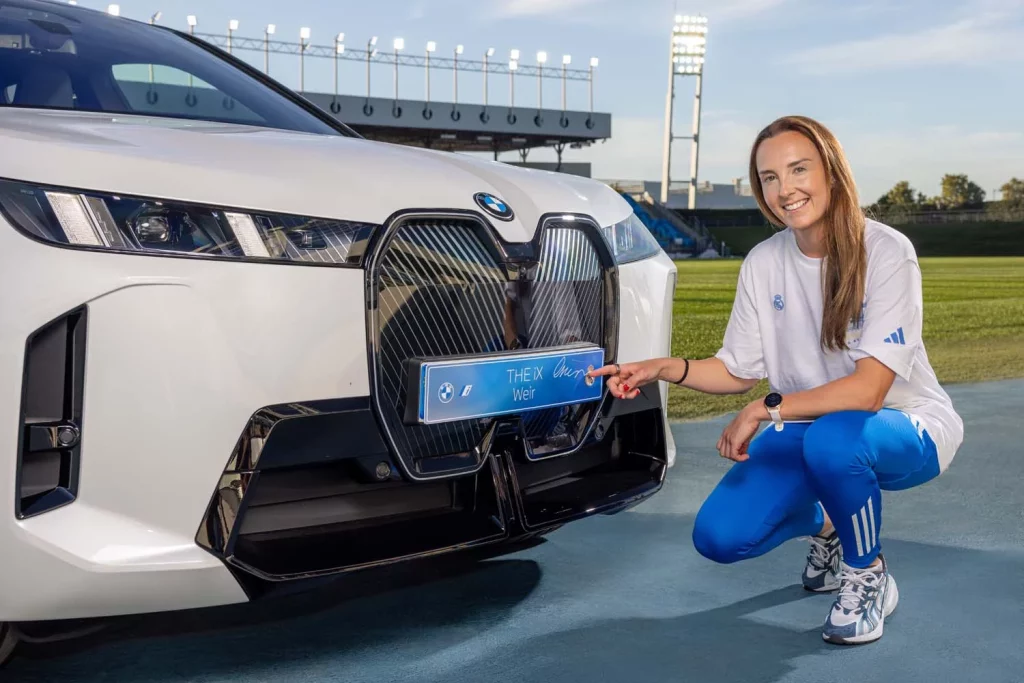 La plantilla del Real Madrid femenino ya conduce sus nuevos BMW: todas las fotos de las jugadoras con sus coches 1 Motor16 2025 BMW REAL MADRID FEMENINO76 Motor16
