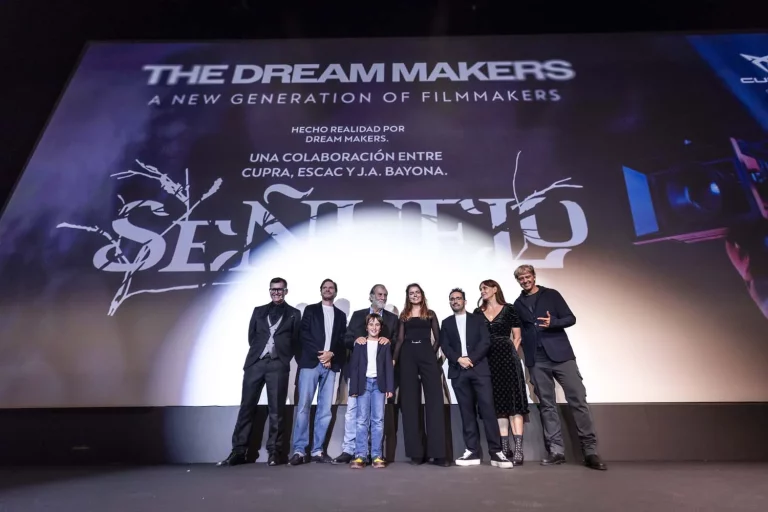 Cupra refuerza su compromiso con el cine en Sitges junto a J.A. Bayona