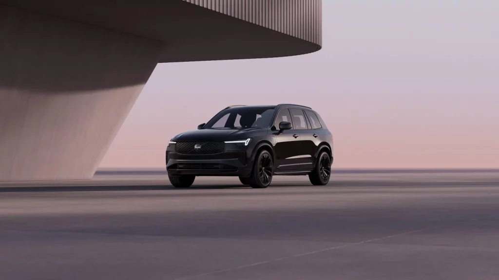 El sensacional Volvo XC90 saca su lado más siniestro desde 88.607 euros 21 Motor16 352773 Volvo XC90 Black Edition exterior Motor16
