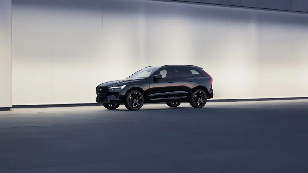 El sensacional Volvo XC90 saca su lado más siniestro desde 88.607 euros 24 Motor16 352774 Volvo XC60 Black Edition exterior Motor16