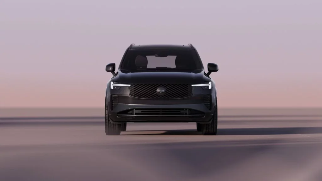 El sensacional Volvo XC90 saca su lado más siniestro desde 88.607 euros 20 Motor16 352782 Volvo XC90 Black Edition exterior Motor16