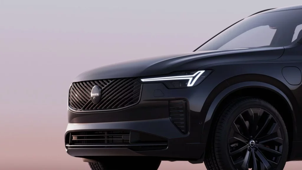El sensacional Volvo XC90 saca su lado más siniestro desde 88.607 euros 32 Motor16 352783 Volvo XC90 Black Edition exterior Motor16