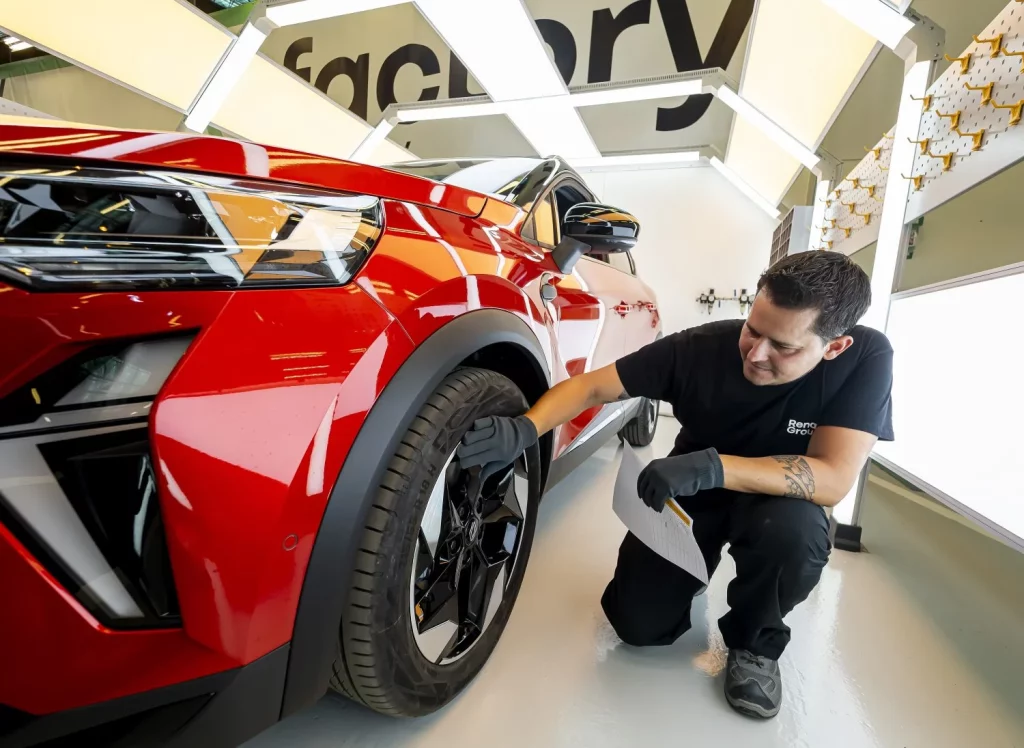 Carrocerías Renault: seis décadas forjando el futuro del automóvil en España 8 Motor16 6. Refactory 2 Motor16