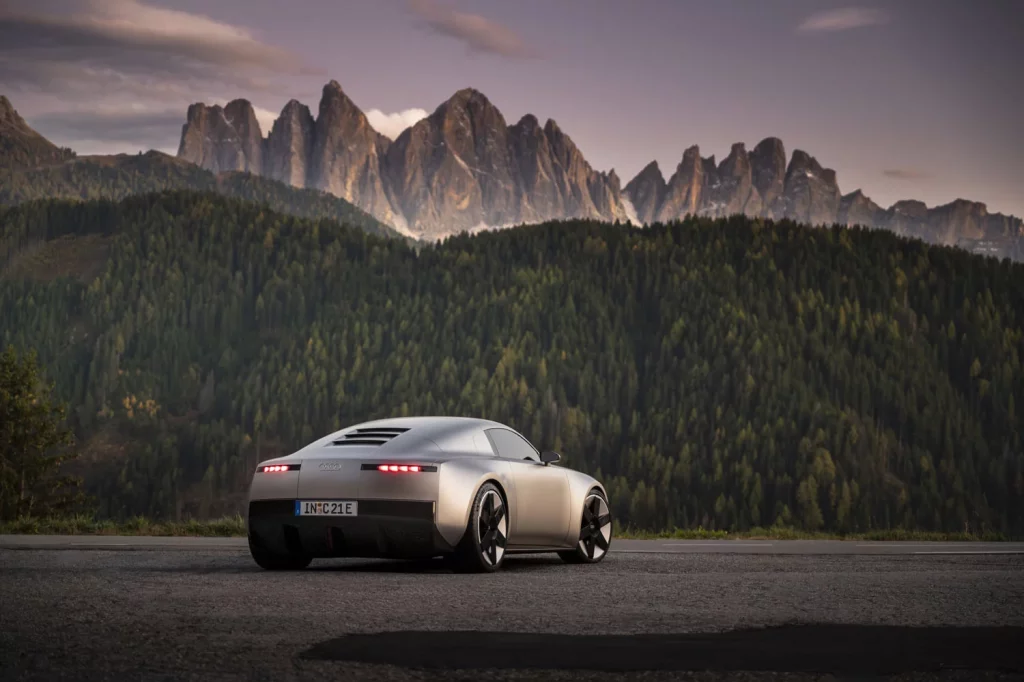 AUDI CONCEPT C 12 Motor16