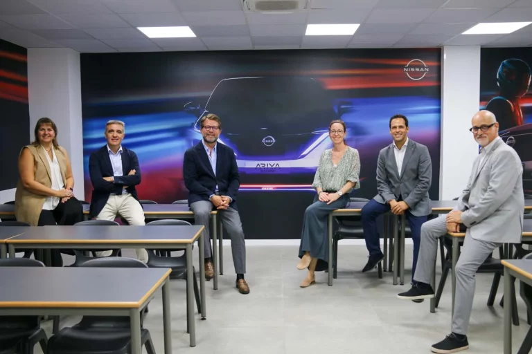 Los híbridos y eléctricos de Nissan forman a los futuros profesionales del motor