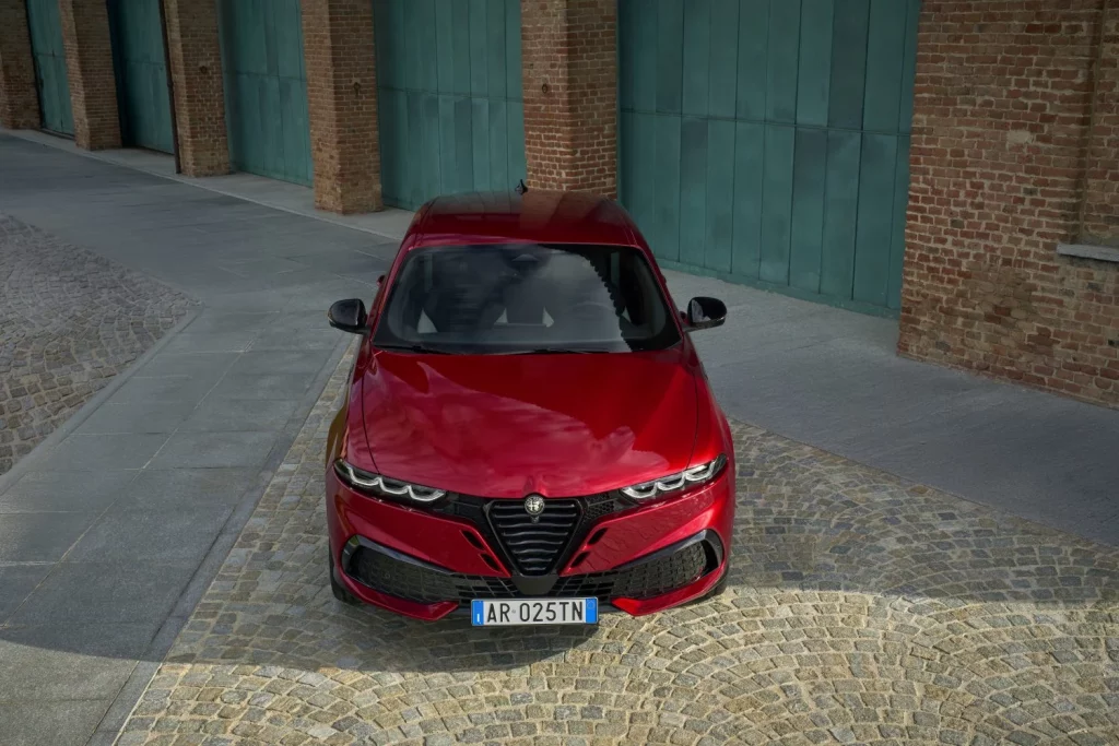Primera prueba del Alfa Romeo Tonale 2026: Más pasión italiana en formato compacto 25 Motor16 Alfa Romeo Tonale 2026 42 Motor16