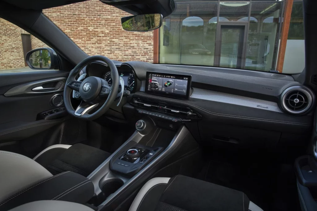 Primera prueba del Alfa Romeo Tonale 2026: Más pasión italiana en formato compacto 41 Motor16 Alfa Romeo Tonale 2026 45 Motor16