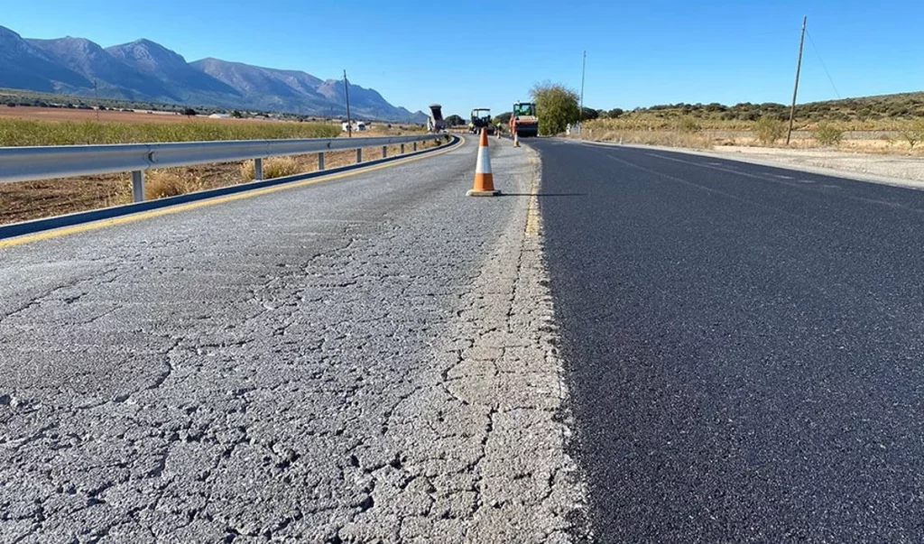 Revolución en las carreteras: el asfalto inteligente que detecta tu velocidad en tiempo real ya recorre España. ¡Adiós radares! 2 Motor16 Asfalto Masai Granada Andalucia Motor16