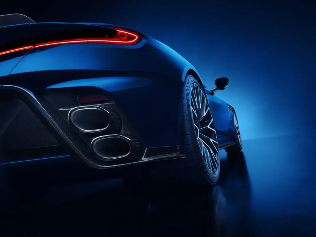 Aston Martin DB12 S: El GT británico gana 20 CV y un alerón