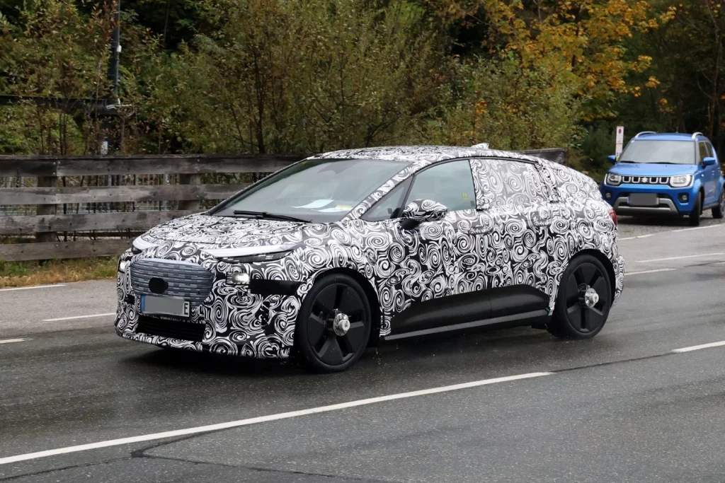 El Audi Q2 e-tron y A2 e-tron ya muestran sus formas. Con homenaje incluido 10 Motor16 Audi A2 e tron Q2 e tron camuflado 7 Motor16