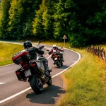 El último ensayo de la DGT son estas nuevas líneas en curvas peligrosas con las que buscan reducir los accidentes de moto un 30%
