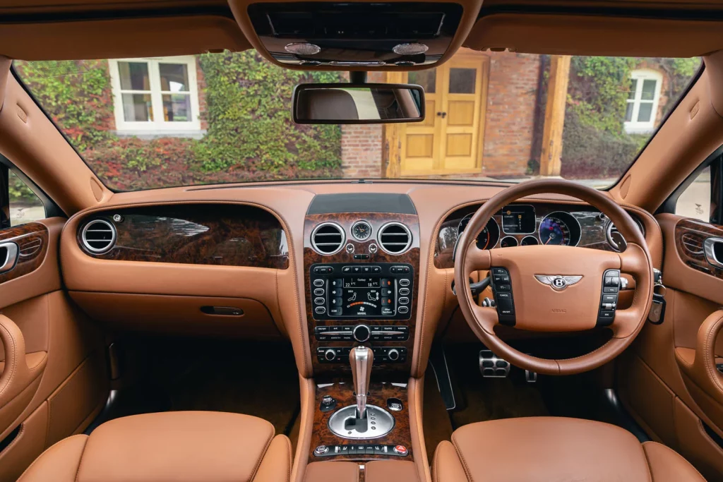Bentley celebra tres hitos históricos con una exclusiva trilogía del Flying Spur 11 Motor16 BENTLEY Sedan Anniversaries Flying Spur Interior 1 Motor16