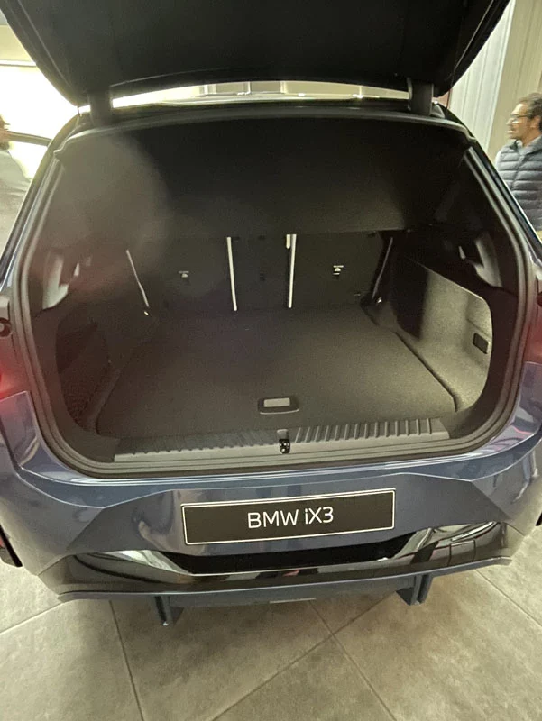 BMW IX3 12 Motor16