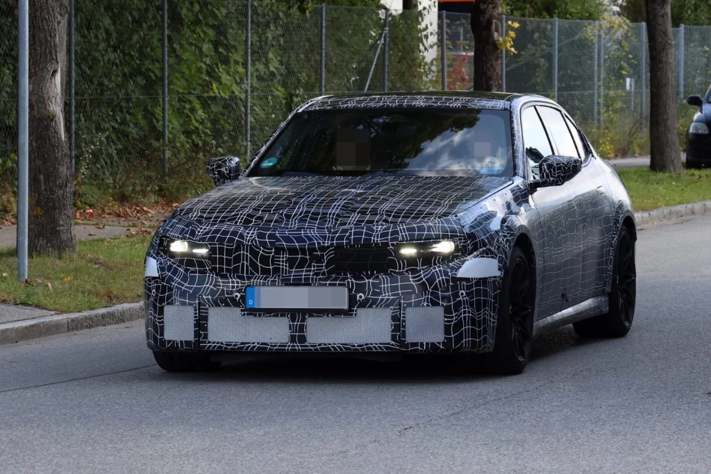'Cazado' el BMW M3 de combustión, que seguirá una generación más 3 Motor16 BMW M3 2027 1 Motor16