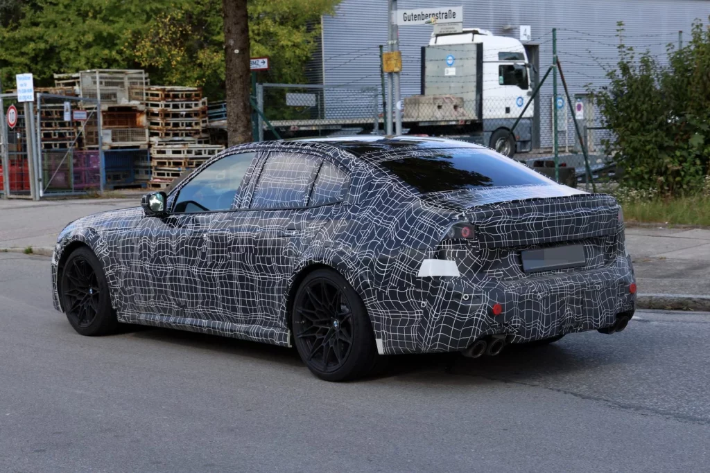'Cazado' el BMW M3 de combustión, que seguirá una generación más 16 Motor16 BMW M3 2027 14 Motor16