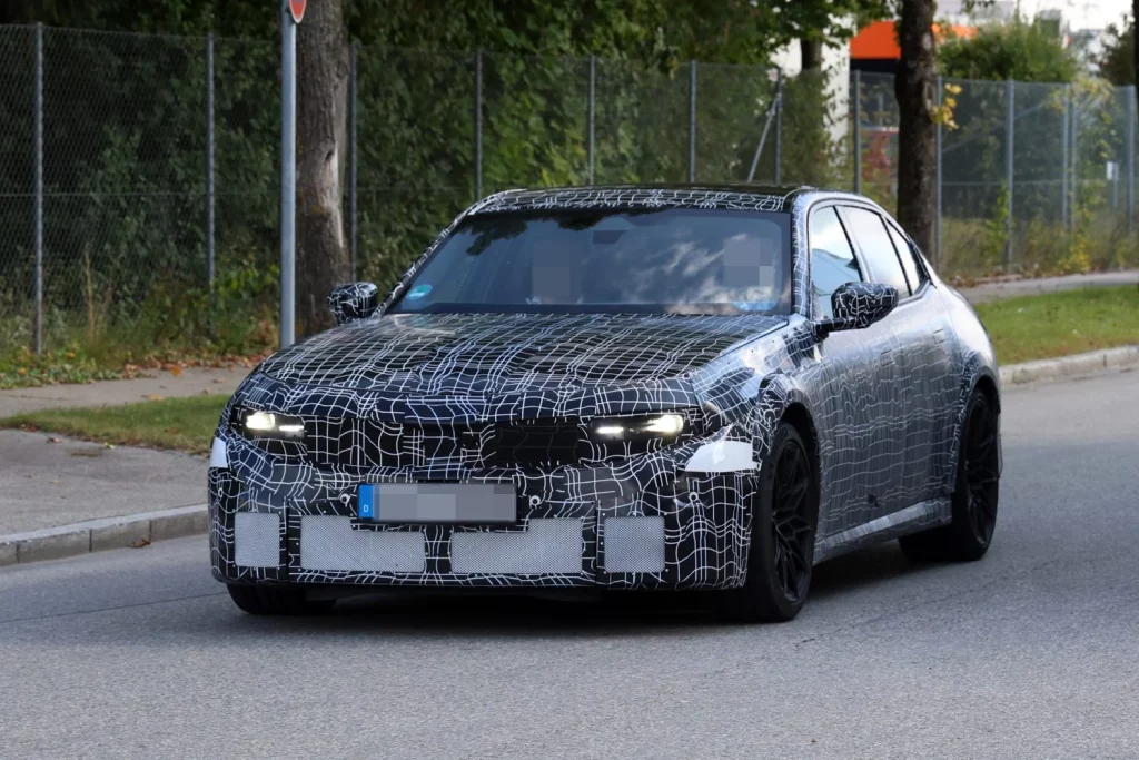 'Cazado' el BMW M3 de combustión, que seguirá una generación más 4 Motor16 BMW M3 2027 2 Motor16