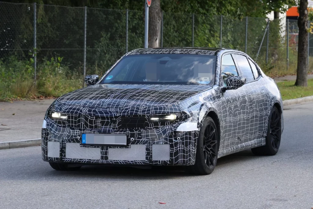 'Cazado' el BMW M3 de combustión, que seguirá una generación más 5 Motor16 BMW M3 2027 3 Motor16