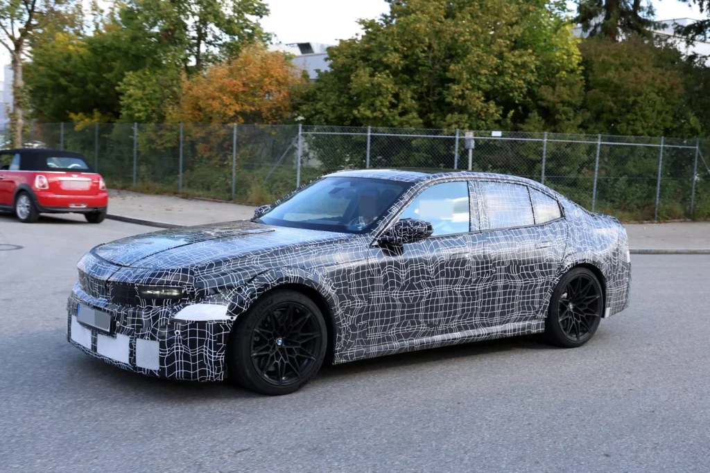 'Cazado' el BMW M3 de combustión, que seguirá una generación más 9 Motor16 BMW M3 2027 7 Motor16