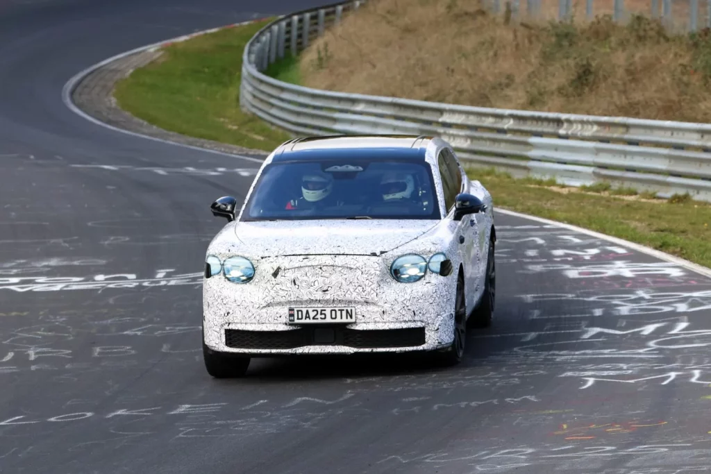 El Bentley SUV eléctrico visita Nürburgring 5 Motor16 Bentley SUV electrico 3 Motor16