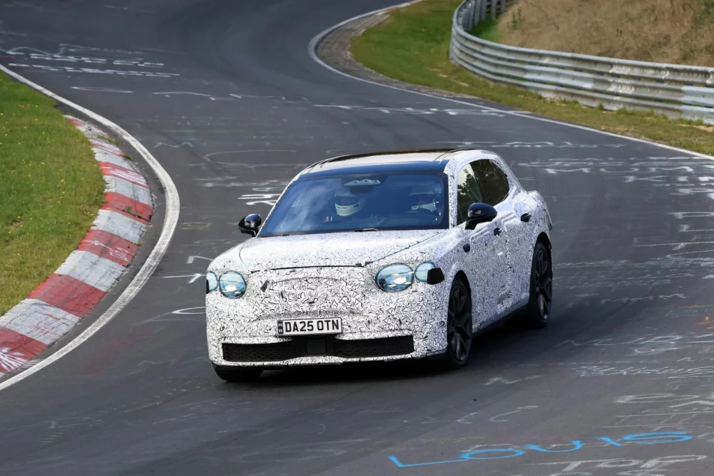 El Bentley SUV eléctrico visita Nürburgring 7 Motor16 Bentley SUV electrico 5 Motor16