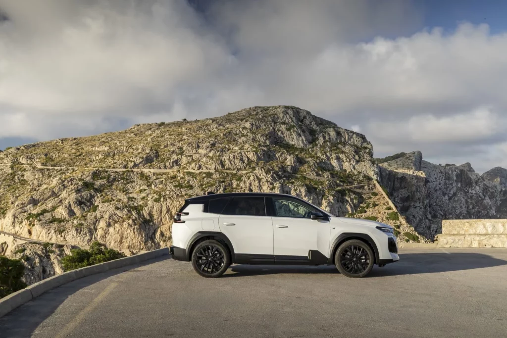 Citroën C5 Aircross: Redefine el confort del segmento C-SUV 8 Motor16 C5 Aircross PHEV 062 Motor16