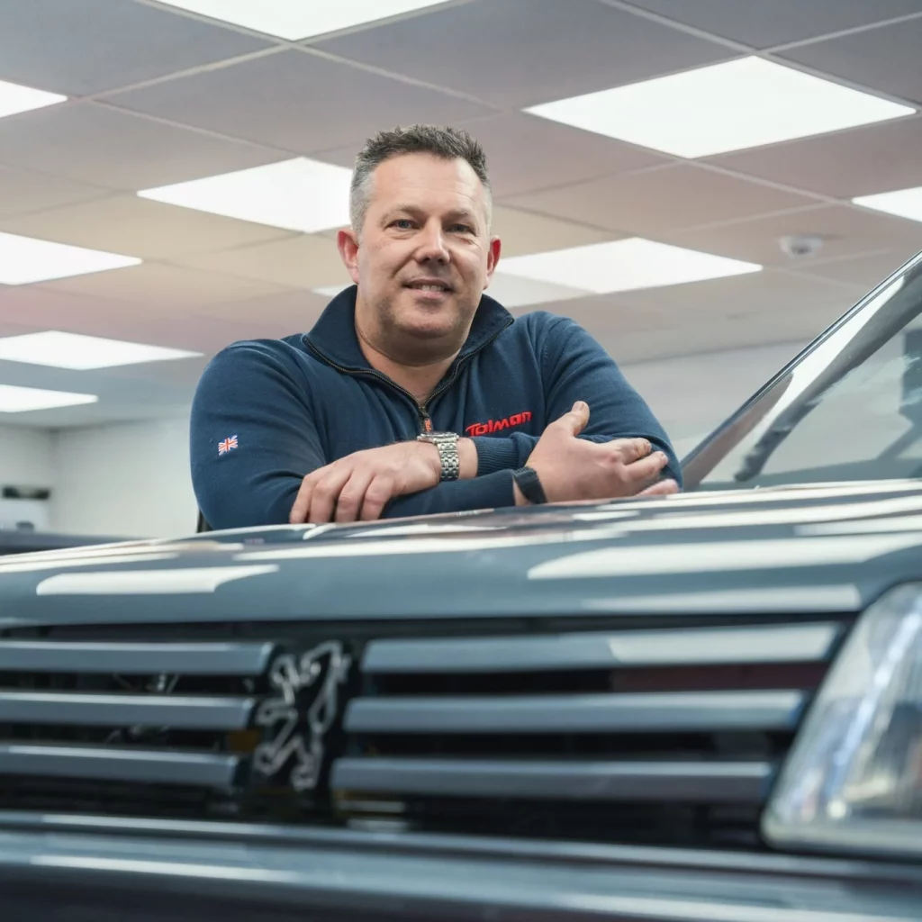 Gracias, Tolman: El preparador britanico revive los Grupo B 3 Motor16 Chris Tolman founder and managing director Tolman Motor16