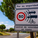 Si tardas menos de 33 segundos en recorrer esta rotonda, la DGT te va a multar: el radar de tramo más bizarro que te hayas imaginado