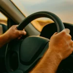 Sara (37), profesora de autoescuela: «Te voy a explicar la forma de coger el volante para no perder el control si aparece viento fuerte en carretera»