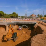 Las obras de la A-5 cumplen el primer año: así ha evolucionado esta obra faraónica entre desvíos provisionales, slaloms, chicanes…
