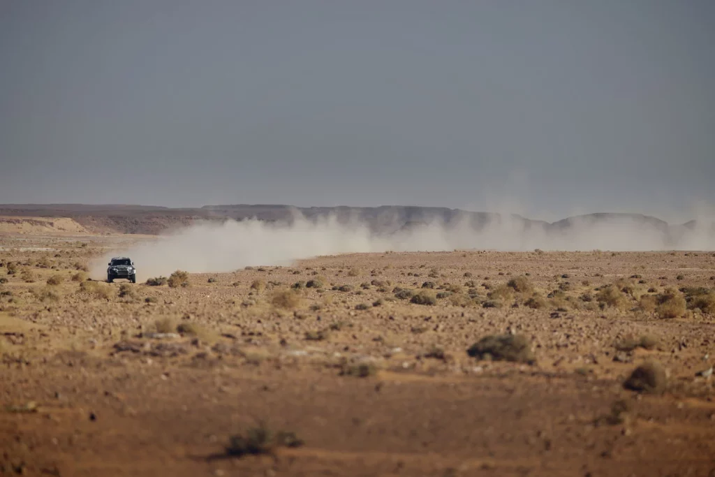 DEFENDER RALLY MOROCCO TEST 011 Motor16
