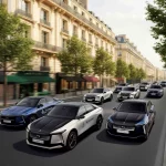 El lujo automovilístico se encuentra con la alta costura: el DS N°8 debuta como vehículo oficial de la Paris Fashion Week