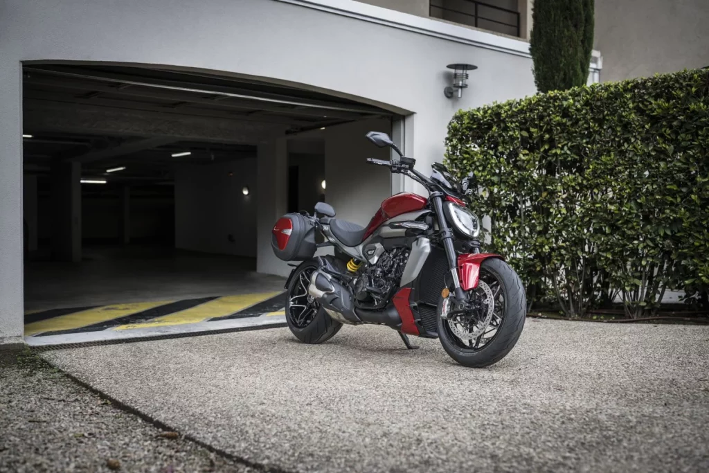 DUCATI DIAVEL Motor16