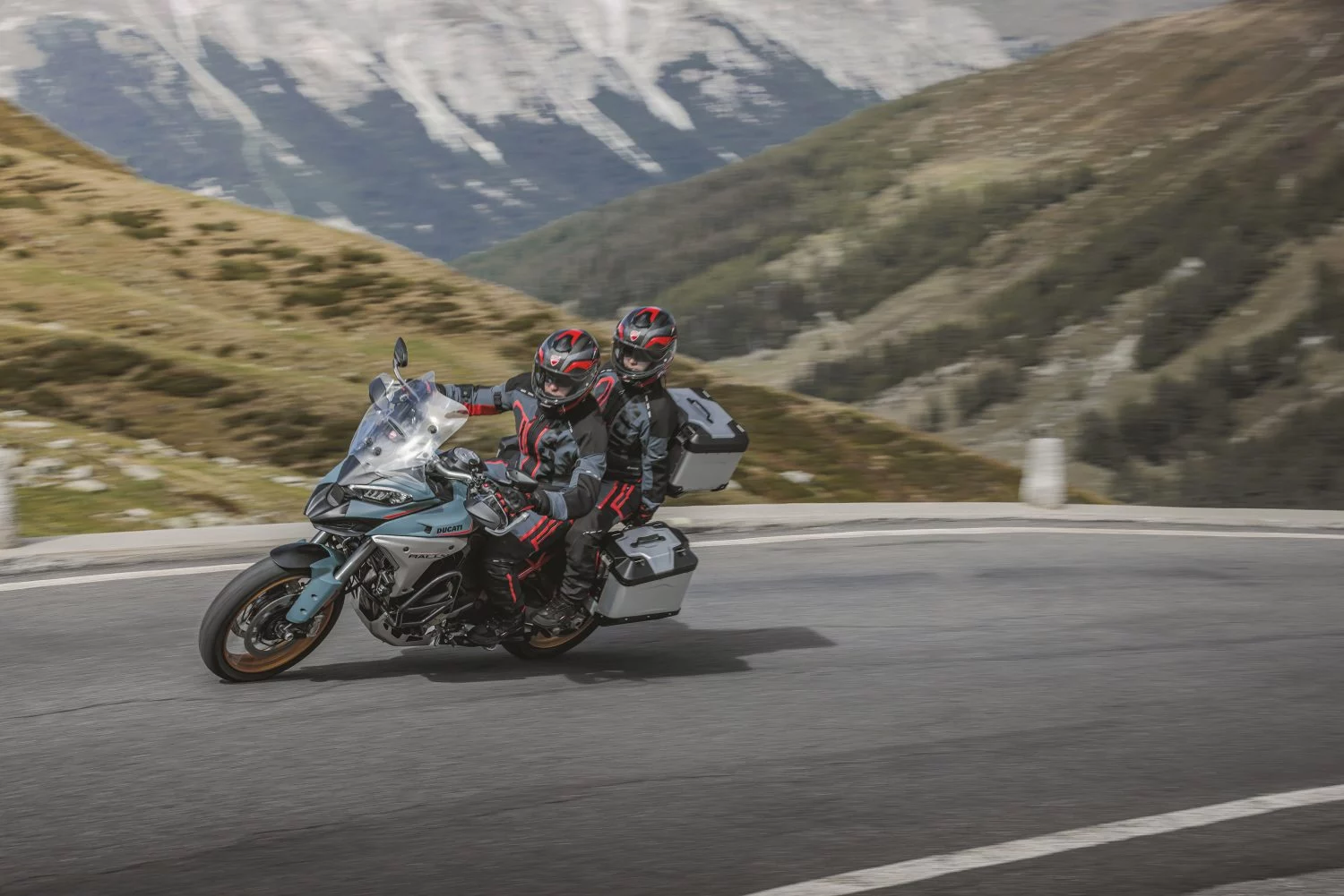 Ducati estrena la Multistrada V4 S Grand Tour: 170 CV y equipamiento de viaje de serie 1 Motor16 Ducati Multistrada precio España