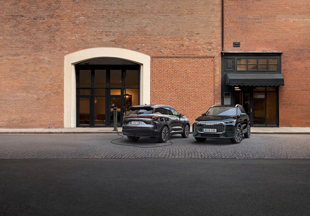 EBRO añade actualizaciones OTA en toda su gama PHEV 3 Motor16 EBRO Gama PHEV Motor16