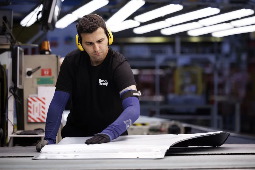 Carrocerías Renault: seis décadas forjando el futuro del automóvil en España 4 Motor16 FABRICA CARROCERIAS RENAUL1. Embuticion 4 Motor16