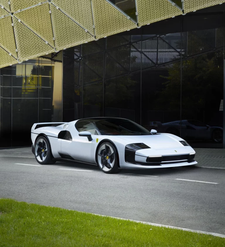 El Ferrari SC40, creado para recordar al legendario F40… pero no parece que lo consiga