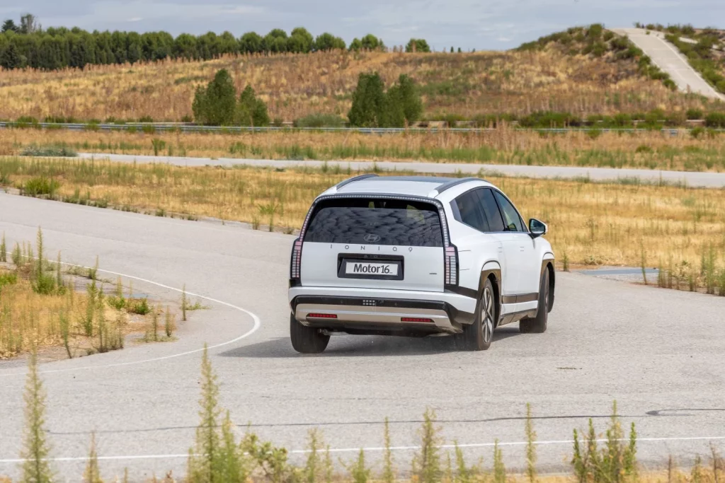 Prueba del Hyundai Ioniq 9 313 CV 110 kWh AWD Energy: En el momento justo 4 Motor16 Hyundai Ioniq 9 313 CV prueba 1 Motor16