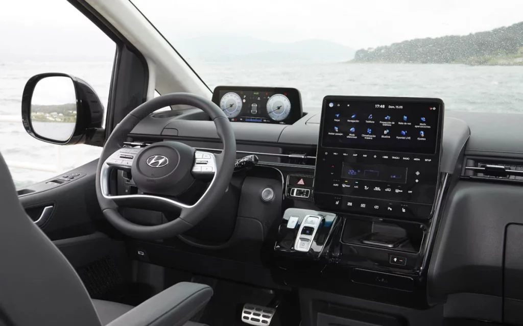 Hyundai Staria HEV: eficiencia, confort y adaptado a la movilidad inclusiva 6 Motor16 Hyundai Staria HEV 9 Motor16